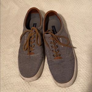 Men’s Size 12 Tommy Hilfiger Canvas Shoes